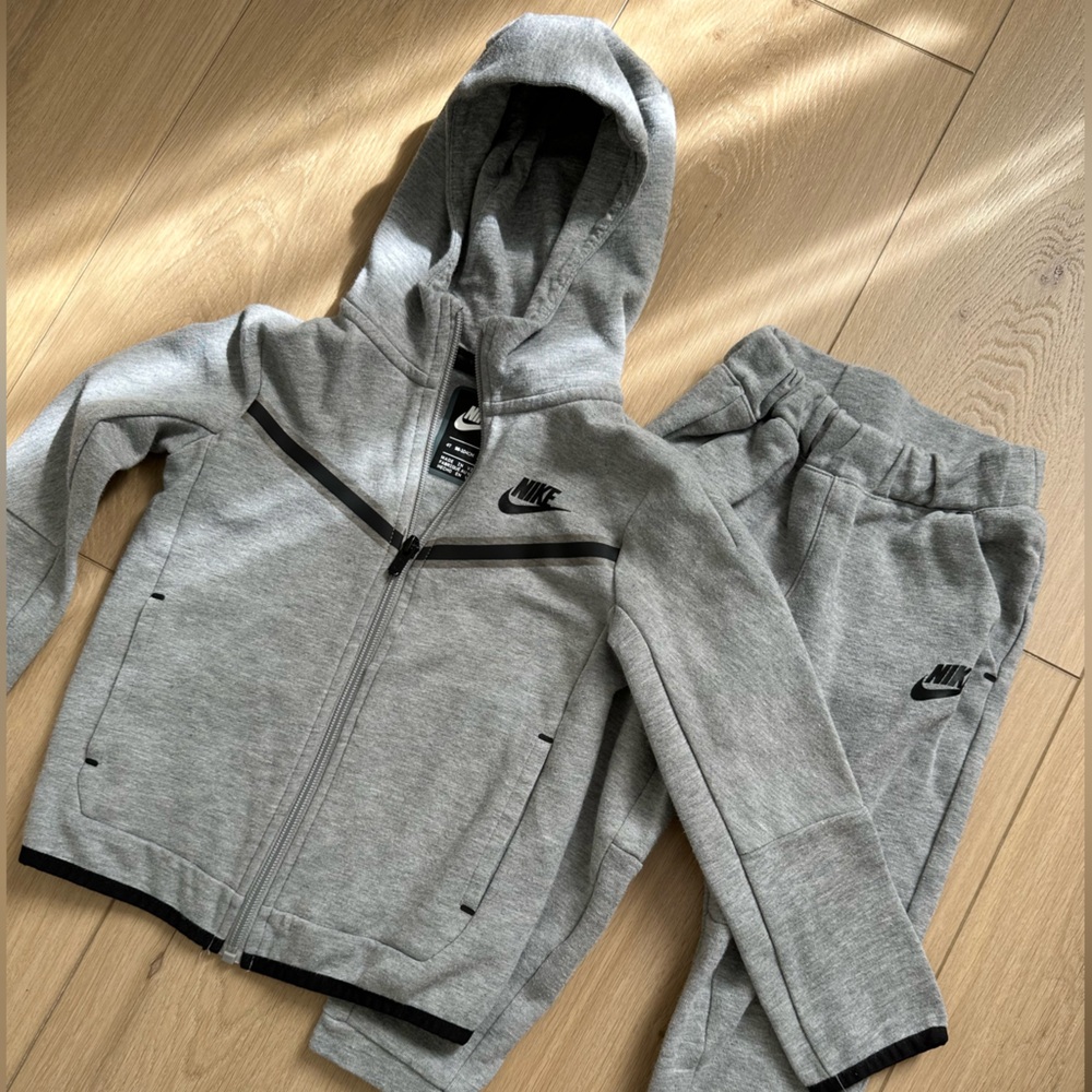 Nike Tech Fleece Full-Zip Set
